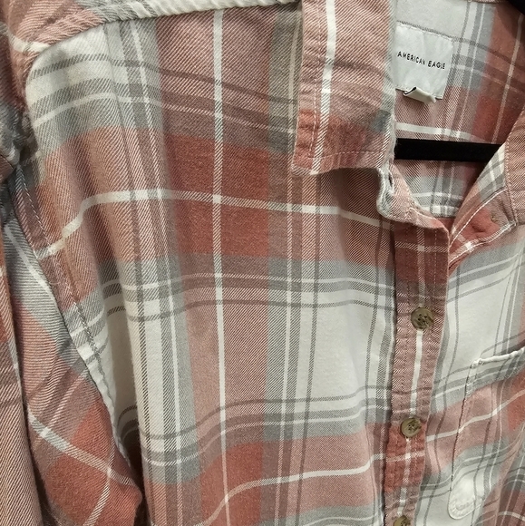 AE Plaid Cropped Button Up Shirt Muted Red Gray Size Medium - Picture 9 of 13